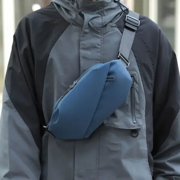 Schmale Bauchtasche aus Nylon mit schrägem Reißverschluss – Bild 3