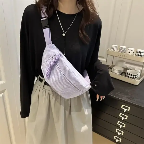 Bauchtasche in Cord-Optik mit geflochtenem Zipperband – Bild 3
