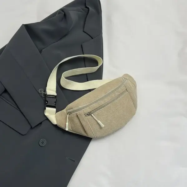 Bauchtasche aus Cord in Schwarz mit Reißverschlussfach – Bild 2