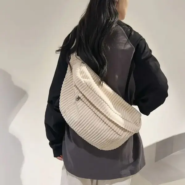 Große Bauchtasche aus Cord als Umhängetasche – Bild 2