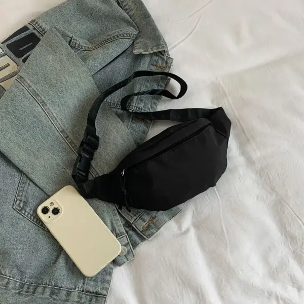 Gürteltasche in Schwarz oder Weiß aus Nylon mit Reißverschluss – Bild 4