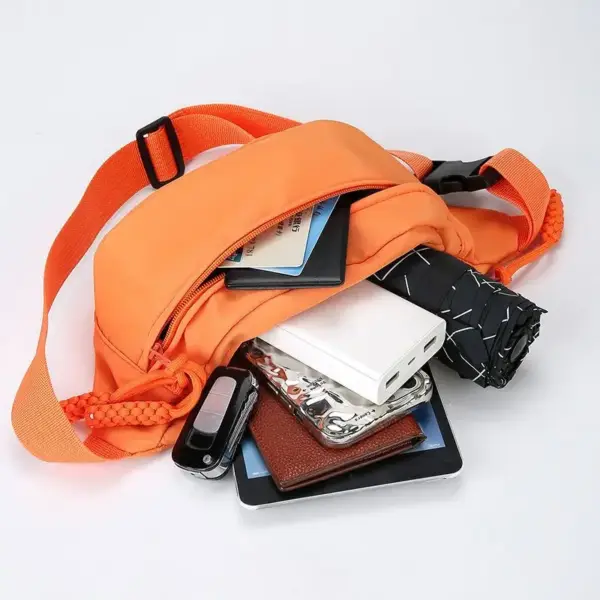 Bauchtaschen mit breitem Gurt und geflochtenen Zipperbändern – Bild 2