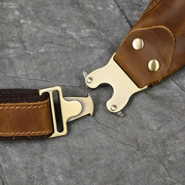 Schmale Bauchtasche Herren aus Leder mit Metallverschluss – Bild 5
