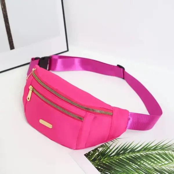 Bauchtasche Weiß mit goldfarbenen Reißverschlüssen
